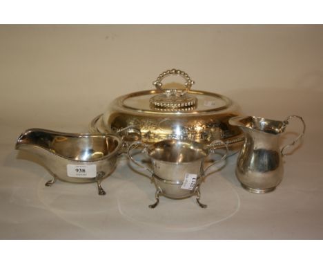 20th Century Sheffield silver sauce boat together with a 20th Century Sheffield silver cream jug and a Birmingham silver two 