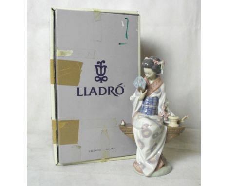 A boxed Lladro figure "Nippon Lady" 5327