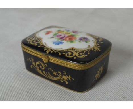 A Limoges trinket box