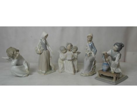 Five pieces of Lladro/Nao