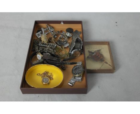 A quantity of vintage jewellery to inc gold chains, silver watches etc