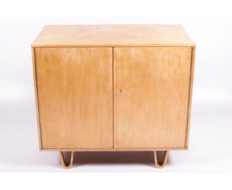 Vintage / Retro: 'Model CB02 CEES BRAAKMAN Birch mid-century sideboard for Pastoe. A rare sideboard/cupboard cabinet with ste