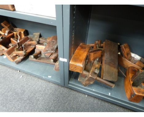 A selection of vintage woodwork tools including black planes, spoke shaves etc invluding King & Compe Hull and Cox Luckman & 