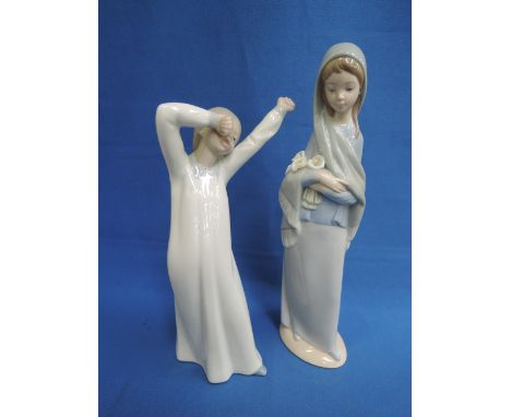 Two Lladro studies, girl yawning and girl with shawl