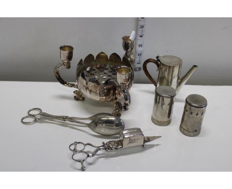 A good selection of vintage silver plated ware 