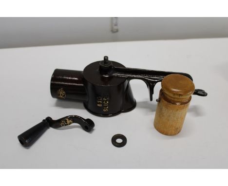 A boxed vintage Spong's No 630 marmalade slicer 