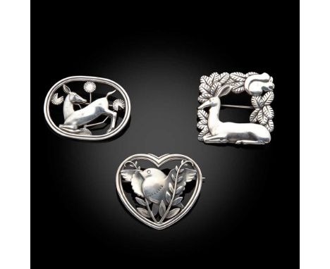 ARNO MALINOWSKI (1899-1976) FOR GEORG JENSEN THREE BROOCHES, 1933-1944 model no.256, 4.2cm wide; model no. 239, 4cm wide; tog