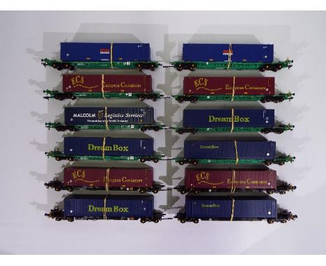 Bachmann - 6 x pairs of Intermodal Flat trucks with two containers on each including four # 37301 in green with Dreambox live