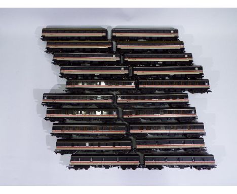 Lima - 20 x unboxed BR livery coaches including three # 305610 Motorail, five # 305337 Mk2F Tourist, six # 305326 Mk1 Executi