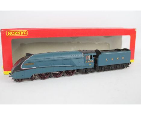 Hornby - A boxed Gresley A4 4-6-2 named Kingfisher operating number 4483 in LNER blue. # R2203. The model appears Mint but th