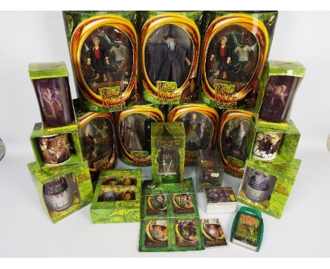Vivid Imaginations - The Lord Of The Rings The Fellowship Of The Rings, a collection of 7 x figures and some promotional cups