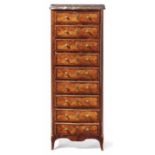 Louis-XV-Semanier Wohl Paris, 2. H. 18. Jh. Hoher, neunschubiger, allseitig leicht geschweifter