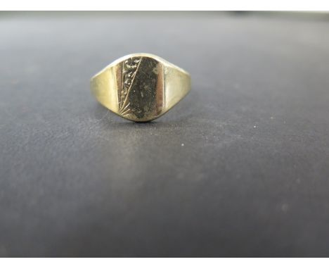 A 9ct gold signet ring - Hallmarked Birmingham - Ring size W - Weight approx 5.4gms
Condition Report: Good o fair - With ligh