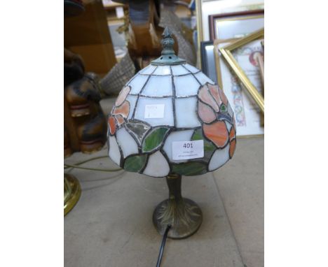 A Tiffany style table lamp 