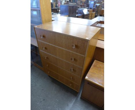 A Meredew light oak chest of drawers 