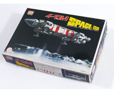 This is a&nbsp;EAGLE TRANSPORTER model kit made in JAPAN by IMAI in the 1970's.&nbsp;From the GERRY ANDERSON show SPACE 1999.