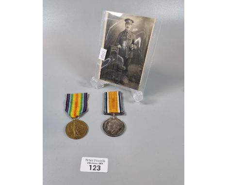 WWI medal duo to include: 1914-18 War Medal and 1914-19 Victory Medal awarded to 4917 Private J G Bateman, Durham Light Infan