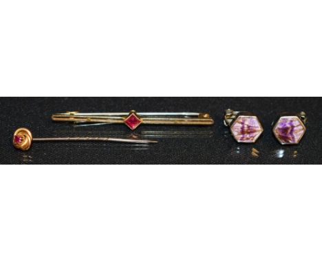 Jewellery - an Edwardian vibrant red spinel 9ct gold bar brooch, stamped 9ct; a similar stick pin;  a pair of hexagonal Blue 