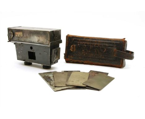 A Richard Verascope Stereo camera, Bte SCDG 15779, in original leather case