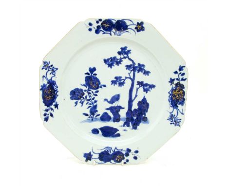 A 17th century Kangxi octagonal charger, 39cm across