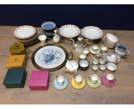 Quantity of china to include Noritake, Wedgwood, Alfred B Pearce &amp; Co ceramic plates and comports, Crescent &amp; Sons, a