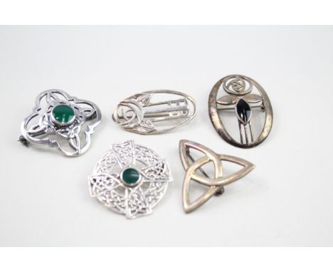 Five silver Scottish/Celtic brooches including Kit Heath (32g)