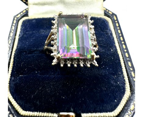 9ct gold mystic topaz ring weight 5.5g