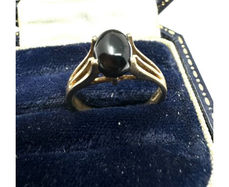 9ct gold black stone ring weight 2,5g