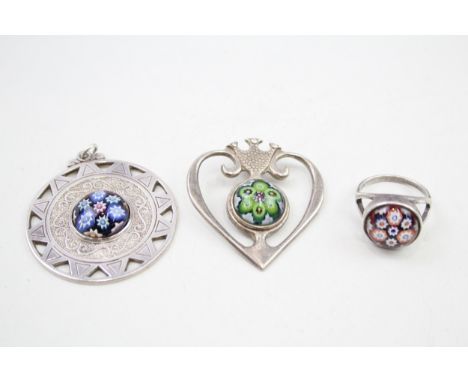 A collection of silver Caithness Glass jewellery (33g)
