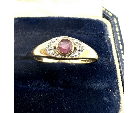 9ct gold ruby &amp; diamond ring weight 1.8g