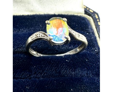 9ct gold colour changing gemstone  ring weight 2.1g