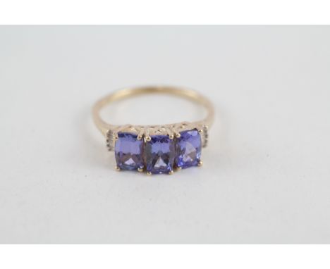 9ct gold tanzanite &amp; diamond three stone ring (2.3g) ring size Q