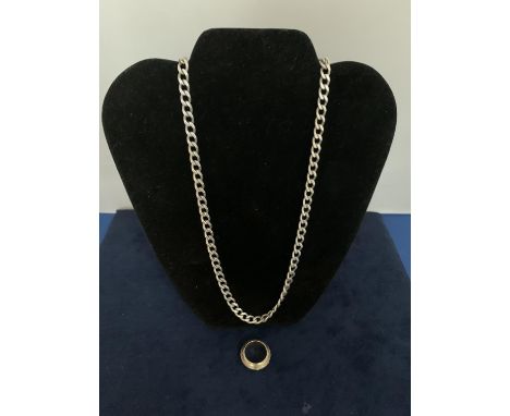 SOLID SILVER CURB NECKLACE TOGETHER WITH A SILVER HALLMARKED GOLD PLATED PATTERNED BAND RING TOTAL GROSS WEIGHT APPROX 43 GRA