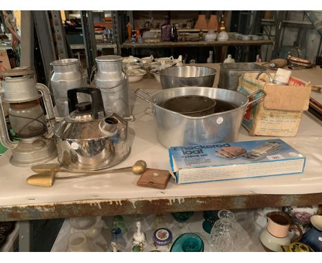VARIOUS VINTAGE METAL ITEMS TO INCLUDE MILK CHURNS, OIL LAMP ETC 