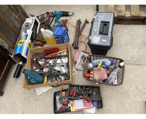 A LARGE QUANTITY OF WORKSHOP TOOLS AND HARDWARE - DRILL, HEAT GUN ETC 