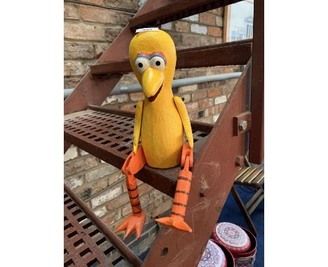 HAND CARVED VINTAGE STYLE NOVELTY WOODEN BIG BIRD MUPPET BLUE SHELF PUPPET 40CM 