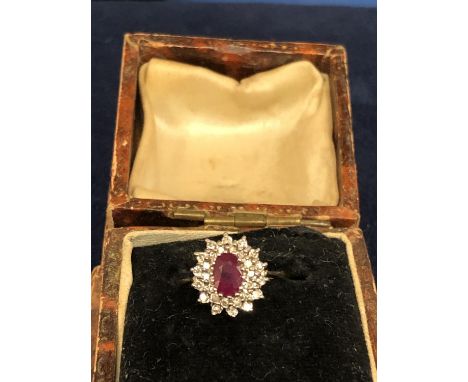 9CT HALLMARKED RUBY AND DIAMOND CLUSTER RING, SIZE H.5. APPROX GROSS WEIGHT 2 GRAMS 