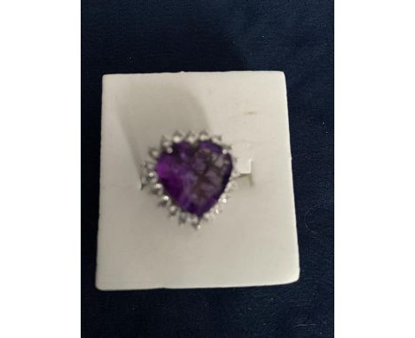 SILVER MARKED LARGE HEART SHAPED AMETHYST AND PASTE STONE CLUSTER RING SIZE R.5 