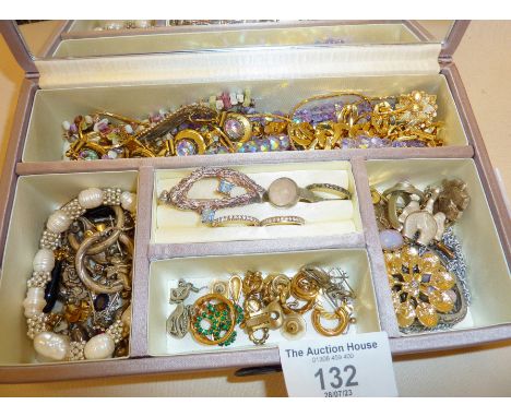 Case of vintage costume jewellery, some silver