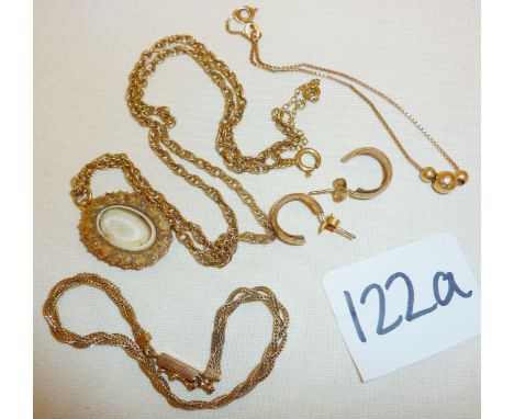 9ct gold jewellery, inc. bracelets and an antique pearl studded locket (A/F) on chain. Total approx. weight 16.5g