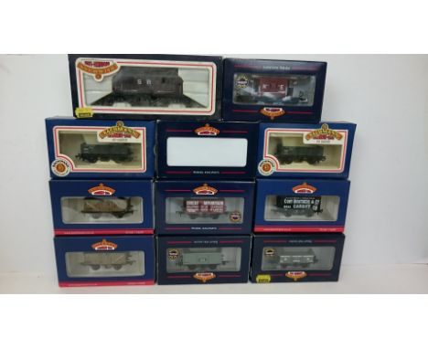 BACHMANN 10 x mixed Goods Wagons and a QM Brake nos 33-052 x 2, 306A and 827 and 37-027, 131, 185, 276, 377G x 2 and 529. Exc