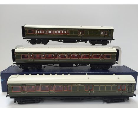 LAWRENCE Scale Models Brass Kit Built Southern Olive Green Maunsell 3 Coach Set number 390 comprising Brake/3rd #3215, Compos