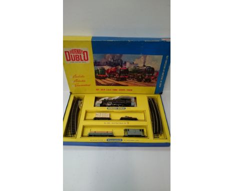 HORNBY DUBLO 2R Set 2019 2-6-4 Tank Goods Train comprising a BR Black Class 4MT 2-6-4T no 80033, 4648/9 Low- sided Wagons wit