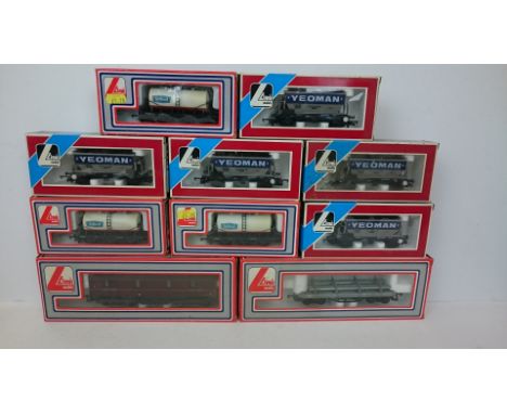 LIMA 10 x Goods wagons - 5 x 5638 'Yeoman' Hoppers, 3 x 305641 St Ivel 3 axle Tankers, 305629 GW Steel Bogie Wagon and 305358