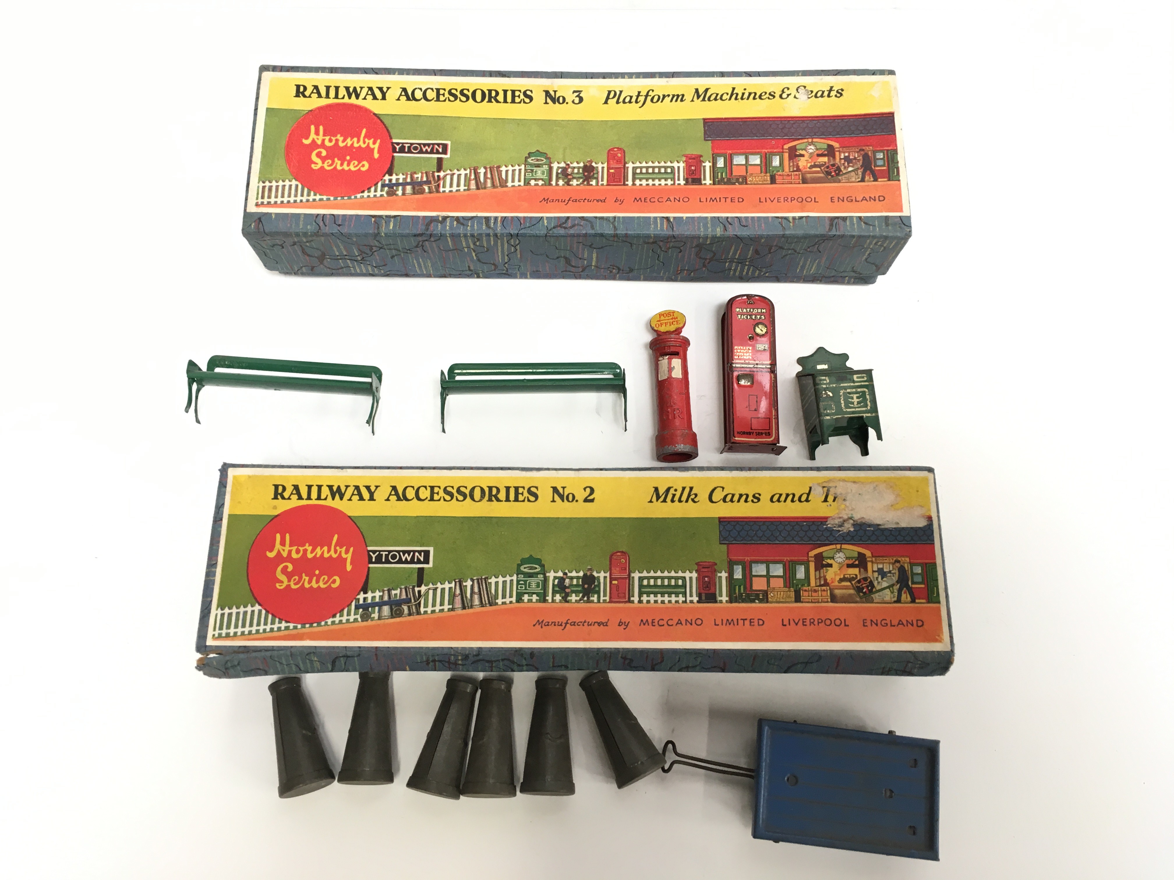 Two Hornby Series O Gauge Railway Accessories Sets No.3 Platform