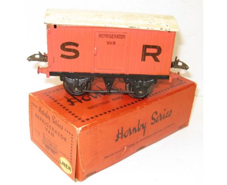 HORNBY 0 Gauge No 1 SR Pink Refrigerator Van with White Roof and SR in Black lettering to each side and Refrigerator Van in B