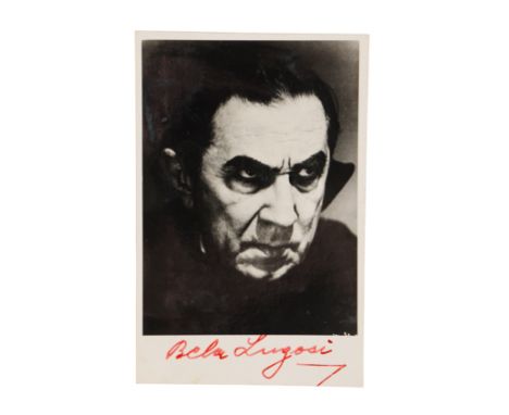 DRACULA (1931) - Bela Lugosi Autographed Photograph - A black-and-white still of Bela Lugosi in the iconic role of Count Drac
