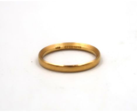 A 22ct hallmarked gold wedding band size P/Q - approx weight 3.3 grams - light surface scratches 
