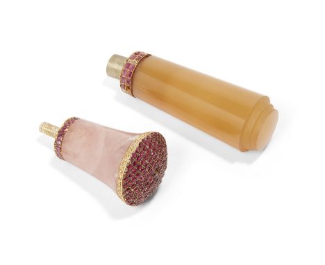 A ruby-mounted rose quartz parasol handle, in gold settings, 4cm long; together with a ruby and diamond-mounted hardstone par