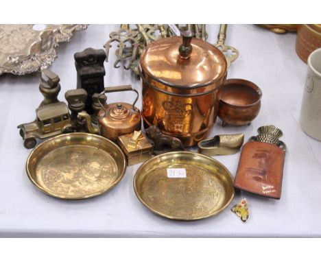 A QUANTITY OF COPPER AND BRASS TO INCLUDE AN ELIZABETH R, 1953  LIDDED POT, SMALL DISHES, WEIGHTS, BOTTLE OPENER, ETC